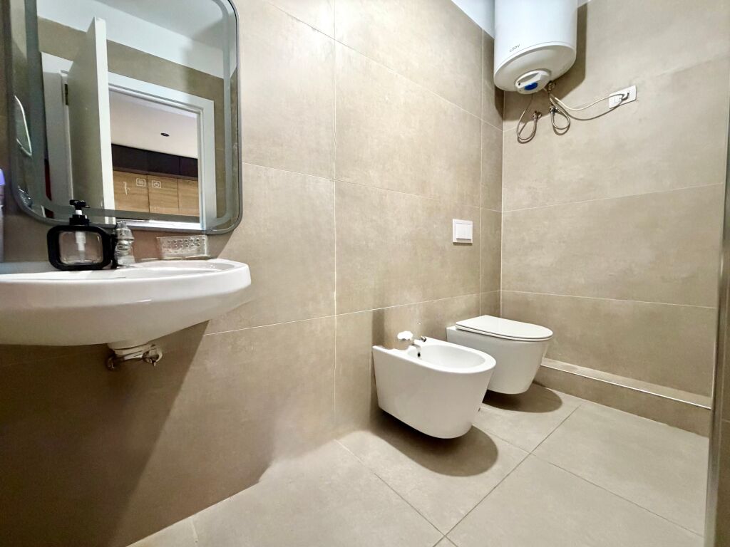 Shitet Apartament 1+1 📍 Rezidenca Kodra 2 (tek Flutura)