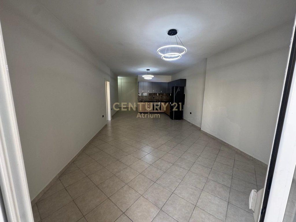 2+1 Apartment for Rent in Kthesa e Kamzës!