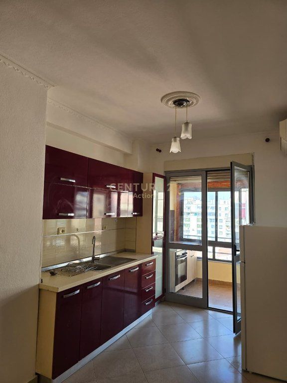 Apartament 2+1 me qira tek Rrethi i Kombinatit
