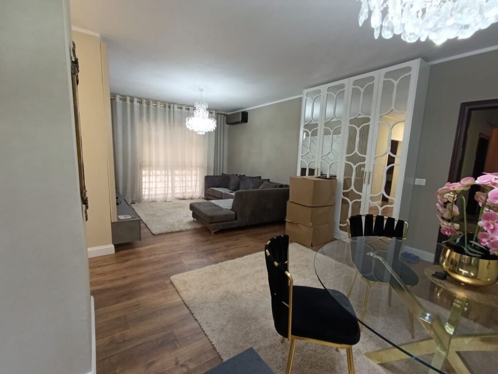 Appartamento 2+1 in vendita in Via Barrikadave!