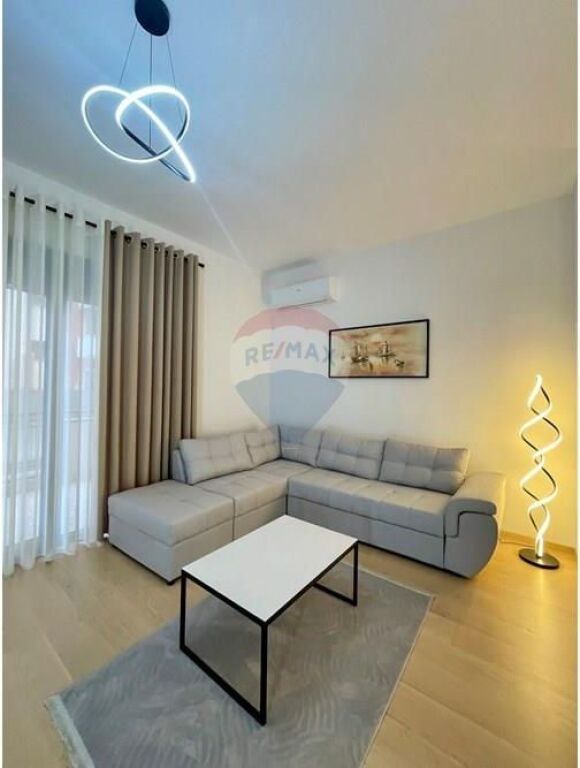 Apartament - Për Qira - Kompleksi Delijorgji, Tiranë