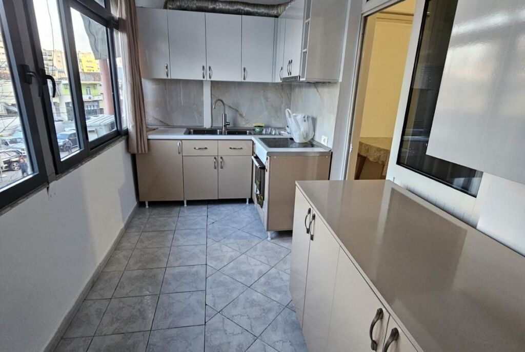 Ne Don Bosko Jepet Me Qira Apartament 2+1 I Mobiluar!