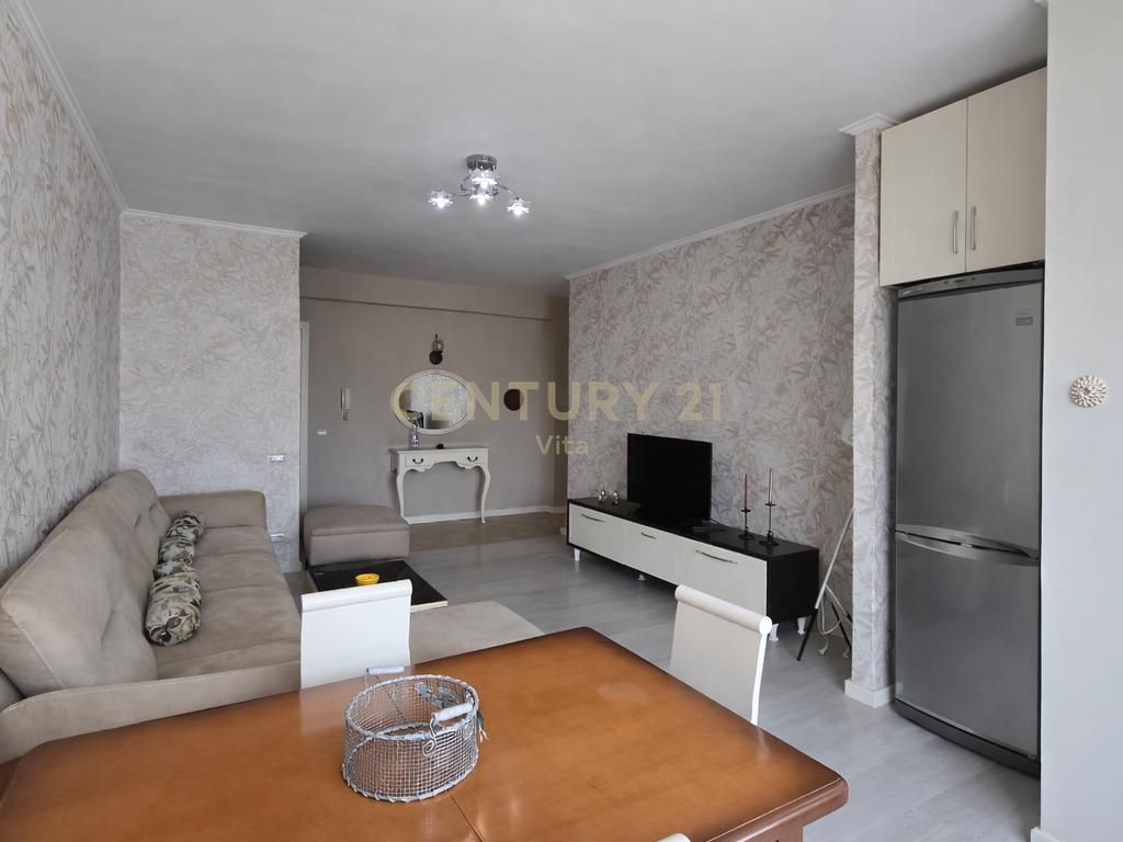 Apartament 2+1 me Qira pranë Markatës së Fruta-Perimeve , Durres !!