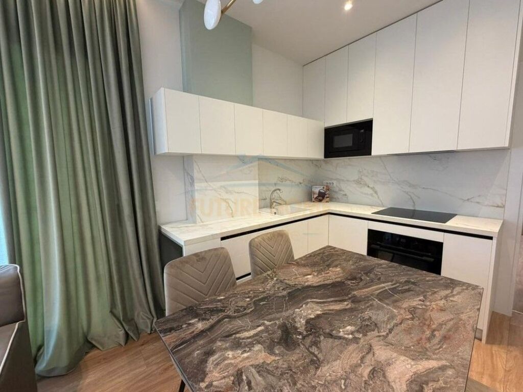 Qira, Apartament 2+1+Post Parkimi, Rruga e Barrikadave, Tiranë.
