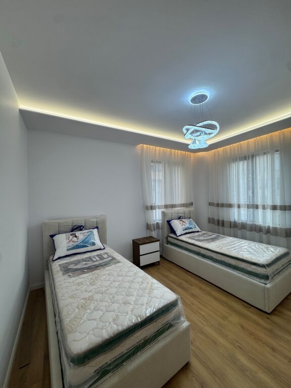 Shes apartament 2+1 me 2 tualete dhe me ballkon