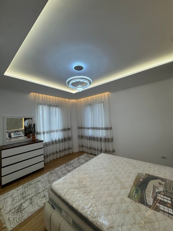 Shes apartament 2+1 me 2 tualete dhe me ballkon