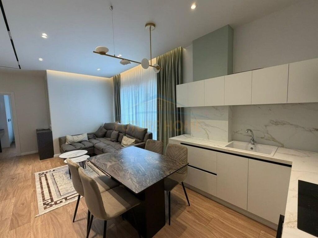 Qira, Apartament 2+1+Post Parkimi, Rruga e Barrikadave, Tiranë.
