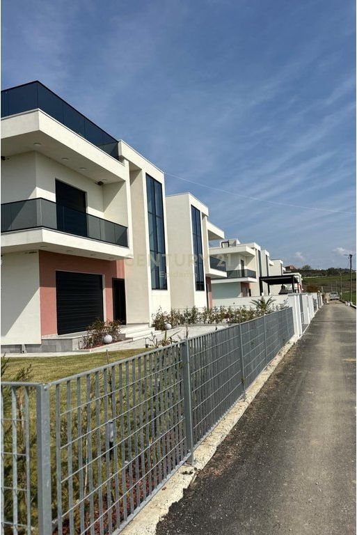 ESCLUSIVO! VILLA INDIVIDUALE CON PISCINA IN VENDITA NEL GOLFO DI LALZI! 340.000€