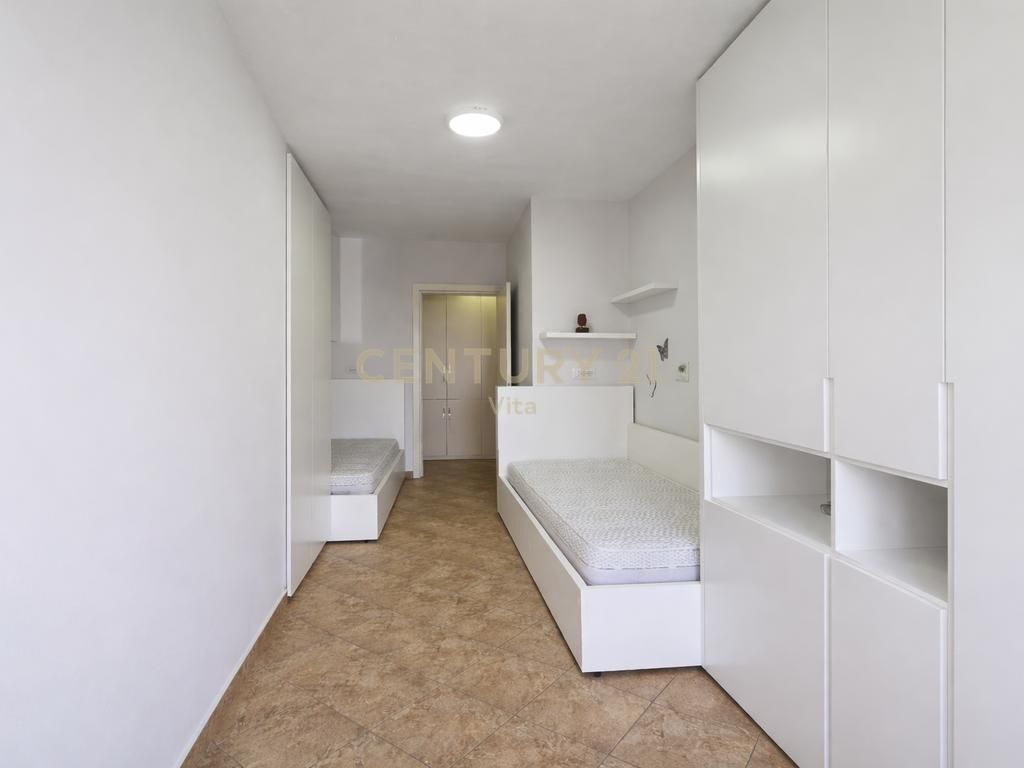 Apartament 2+1 me Qira pranë Markatës së Fruta-Perimeve , Durres !!