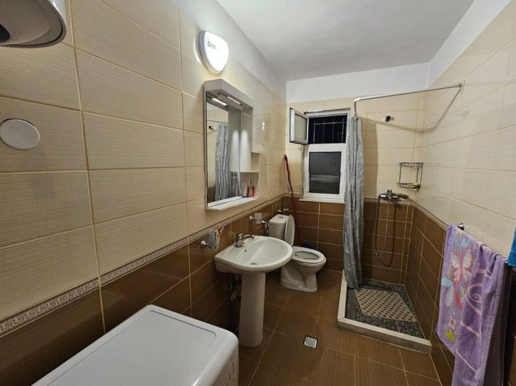 MIHAL GRAMENO, VENDIAMO APPARTAMENTO 2+1+2 CON CUCINA SEPARATA