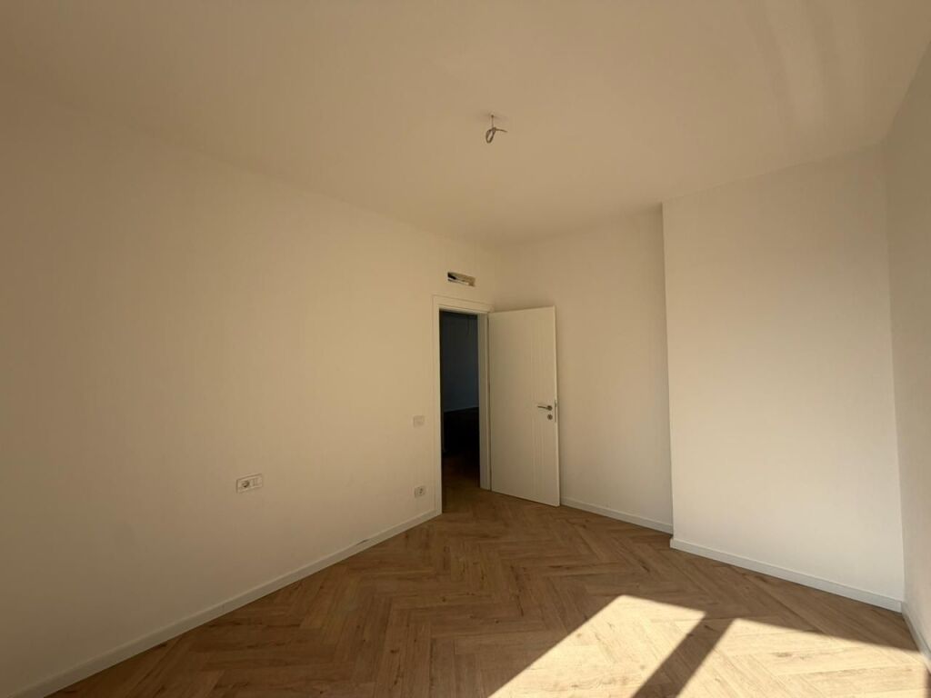 Appartamento 3+1 in affitto al Golden Tower 3 in Via Mine Peza.