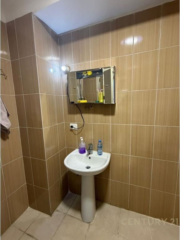 2+1 apartment for sale in the 5 Maji area.