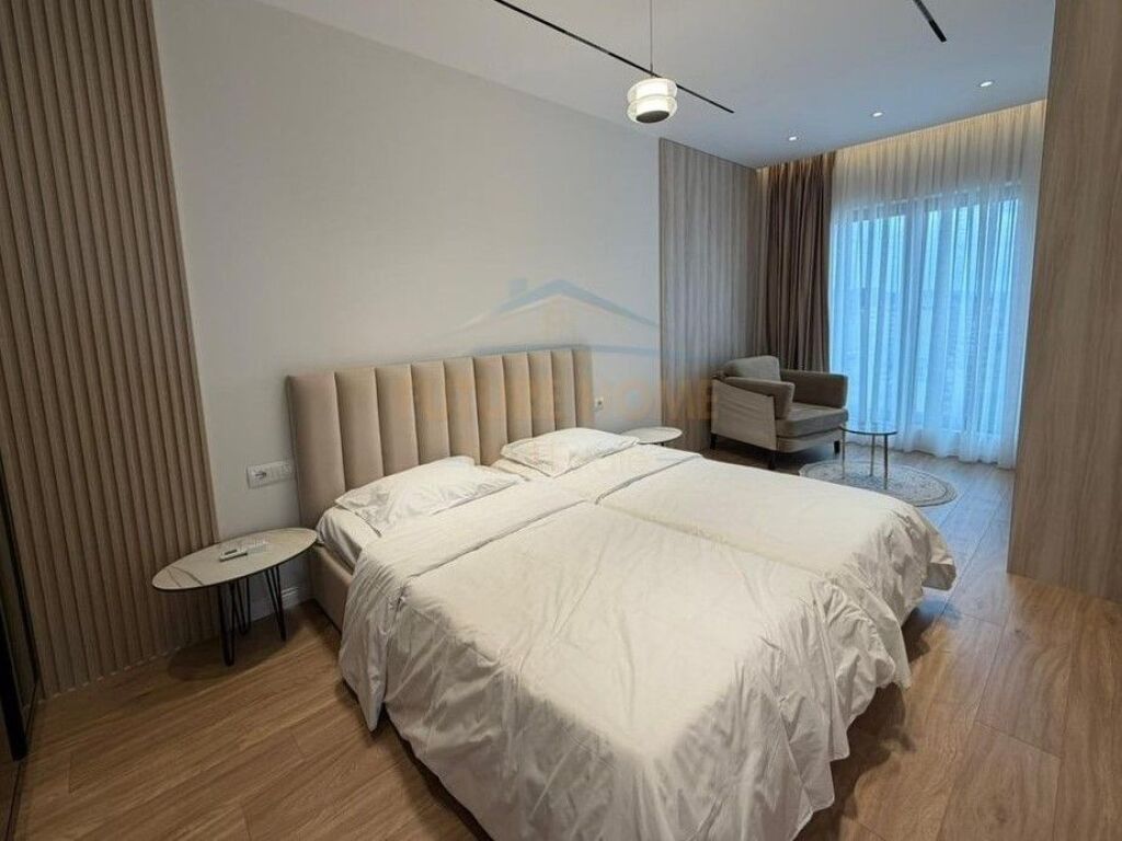 Qira, Apartament 1+1+Post Parkimi, Rruga e Barrikadave, Tiranë.