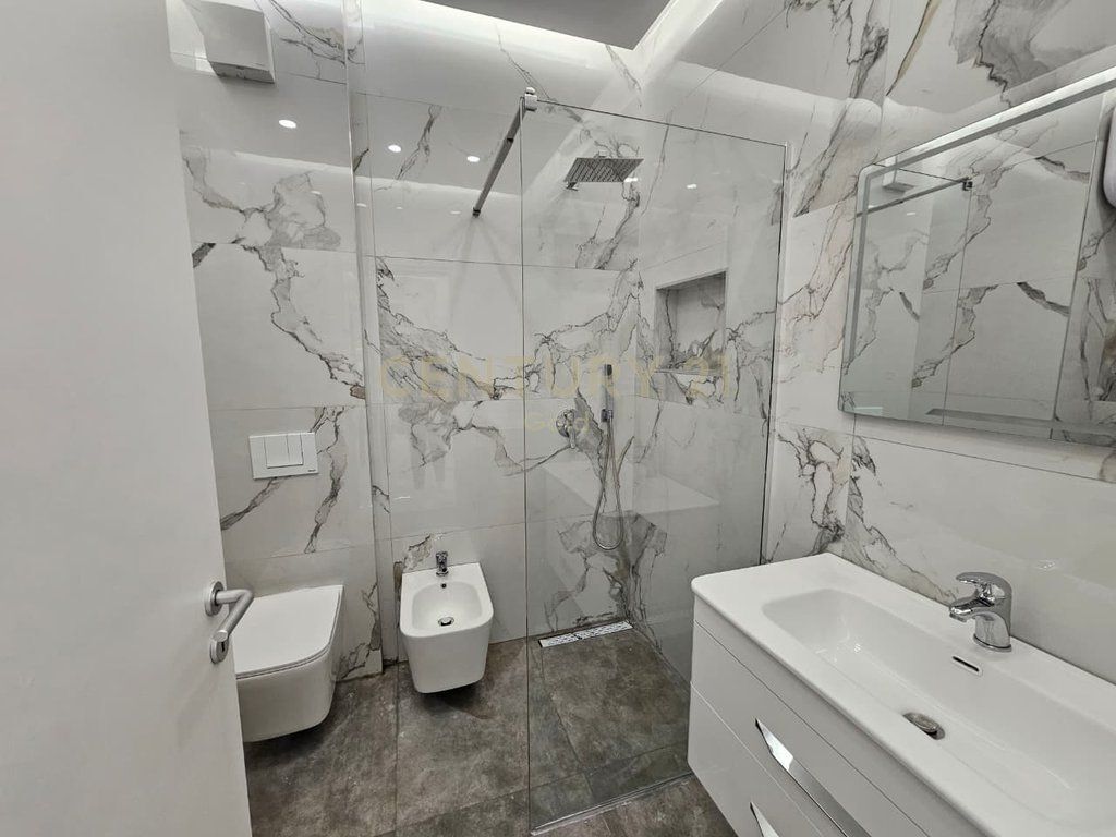 JAPIM ME QIRA APARTAMENT 1+1+ POST PARKIMI!