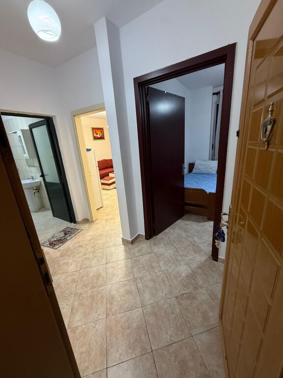 OKAZION 2+1 , 450 ERURO , SUPER MOBILIM - Jepet me qira apartament 2+1 , 450 € ,ne Astir