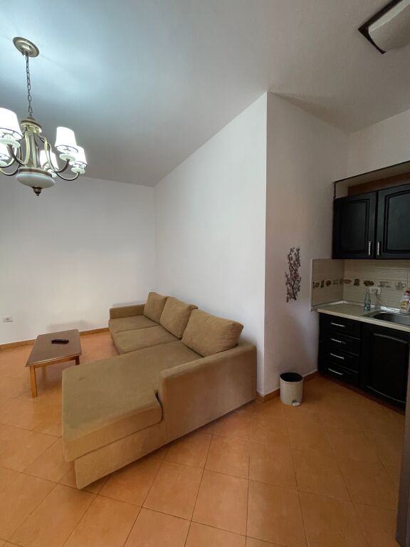 1+1 in affitto in Via Elbasanit