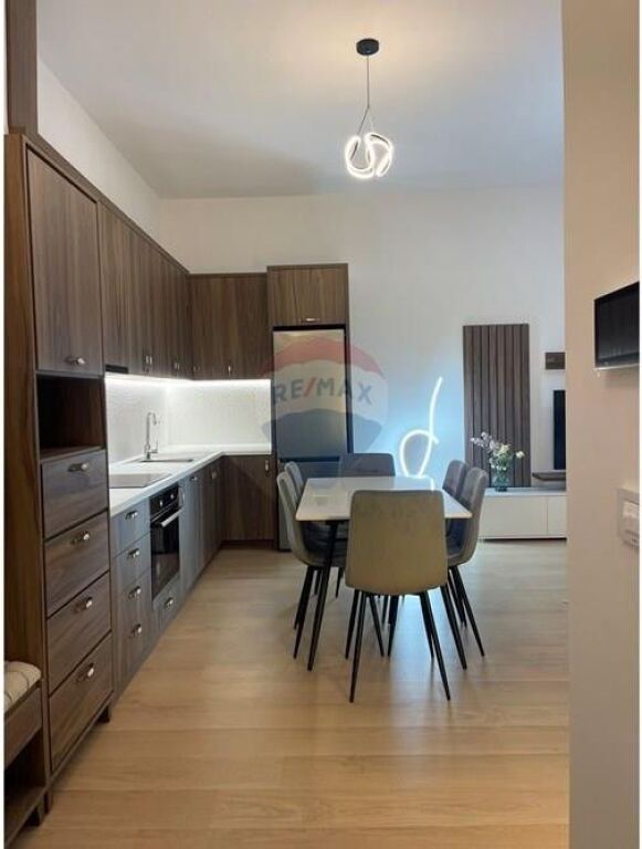 Apartament - Për Qira - Kompleksi Delijorgji, Tiranë