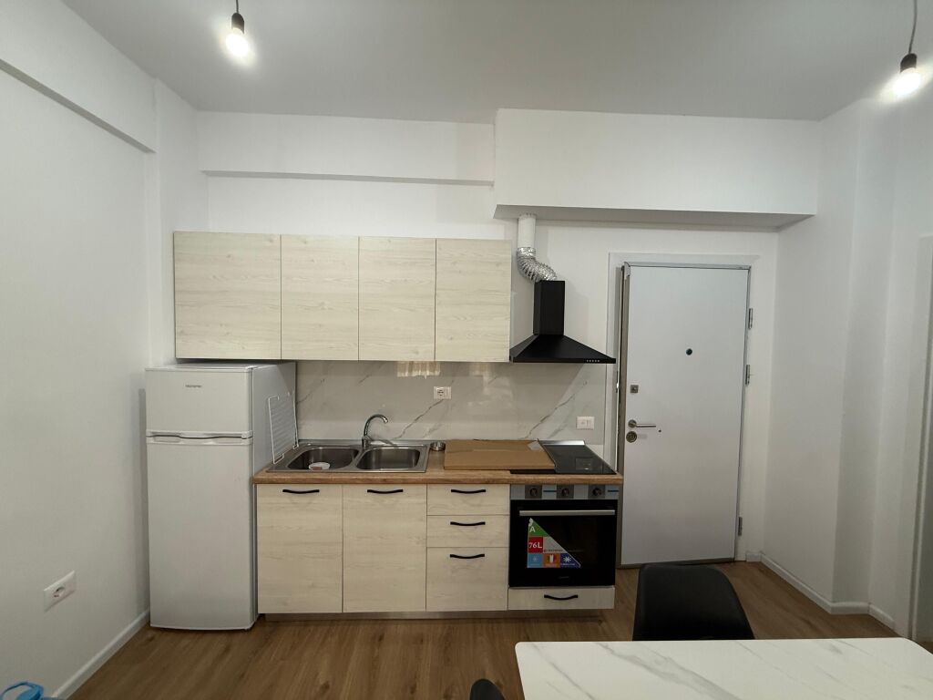 📣 QERA Apartament 1+1 📍 Rezidenca Oxa, Fresk ✨   🏢 Ndertim i Ri  🪜 Kati 1 🛋️ I Mobiluar   💶 Cmimi 40.000 Leke/Muaj