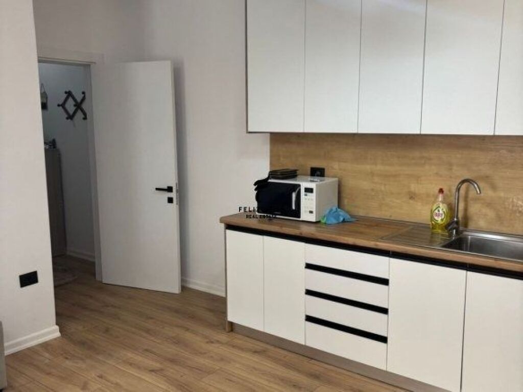 APARTAMENT ME QERA 2+1 21 DHJETORI 70.000 LEKE FH-65279