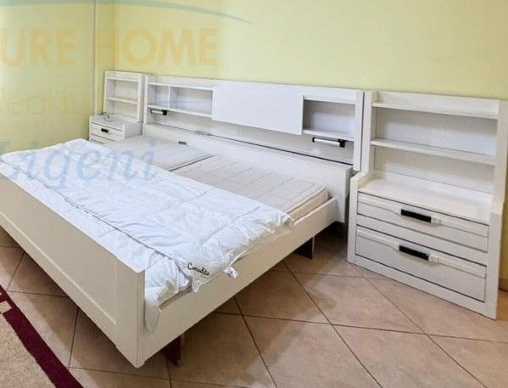 Shitet, Apartament 2+1, Pazari i Ri, Tiranë
