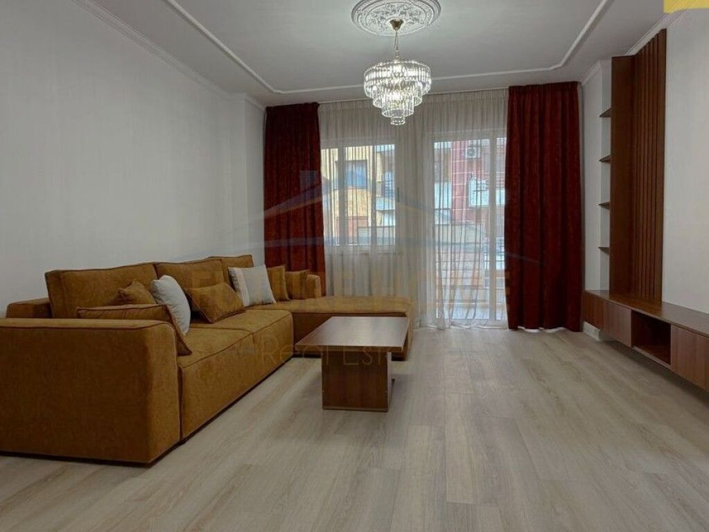 In vendita, appartamento 2+1+2 a “Lin” Yzberisht, Tirana