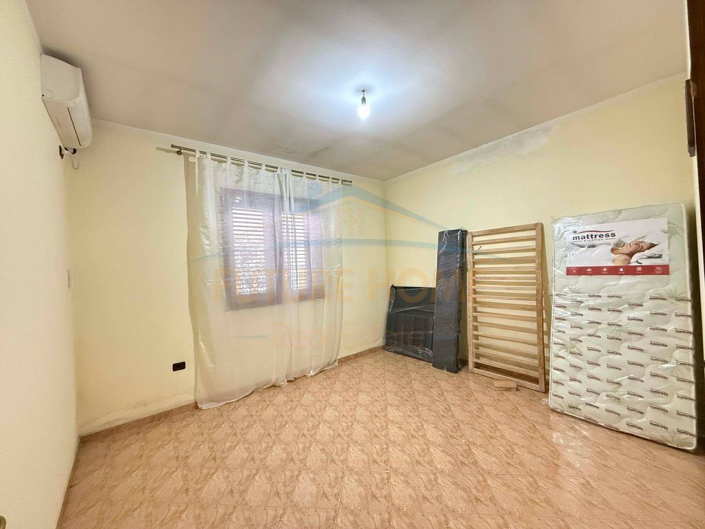 Affitto, Casa Privata 2+1 + 2 Posti Auto, Via “Ferhat Draga”, Laprakë