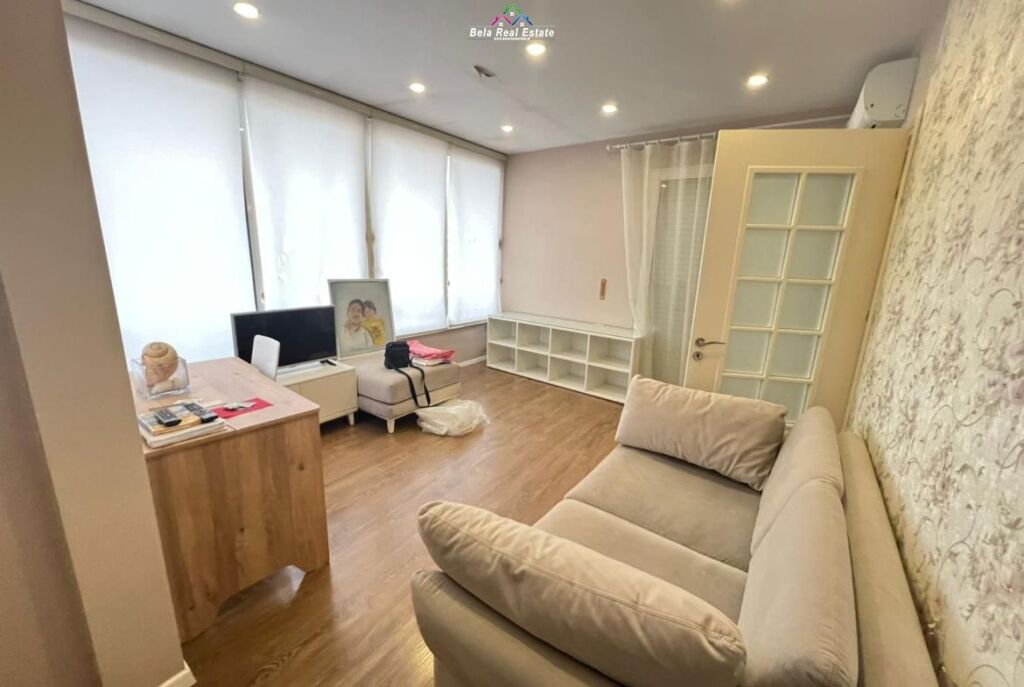 Apartament Me Qera 2+1 Tek Rruga e Barrikadave (ID B2201808) Tirane