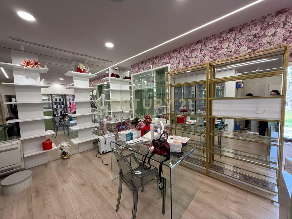 FOR RENT, COMMERCIAL SPACE ON THE STREET IRFAN TOMINI