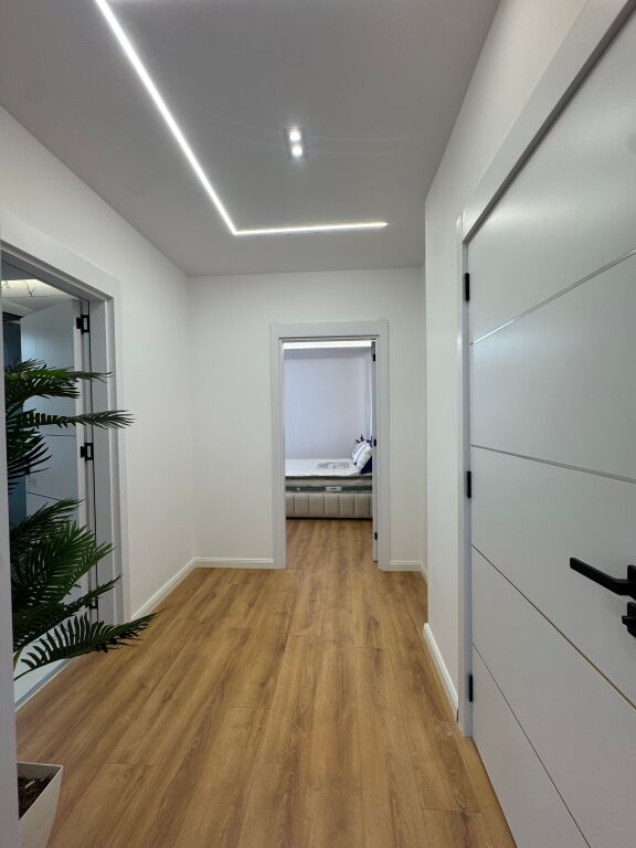 Shes apartament 2+1 me 2 tualete dhe me ballkon