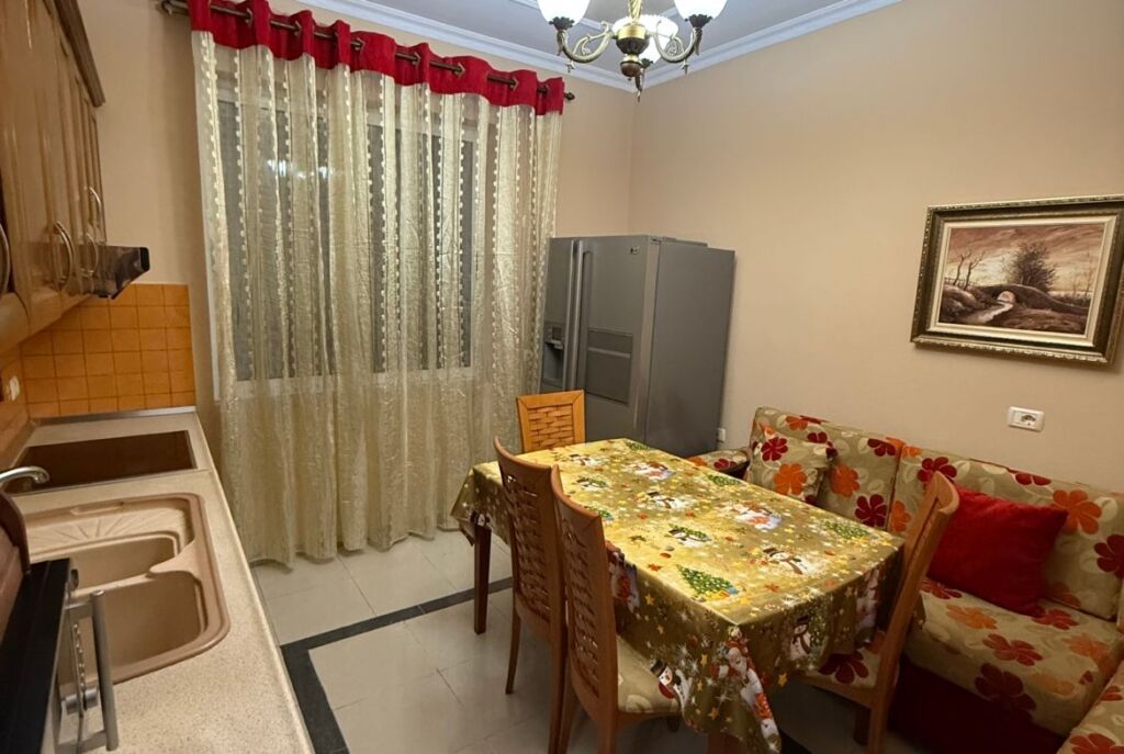 In Centro, Appartamento 1+1 con Cucina Separata e Arredato in Affitto