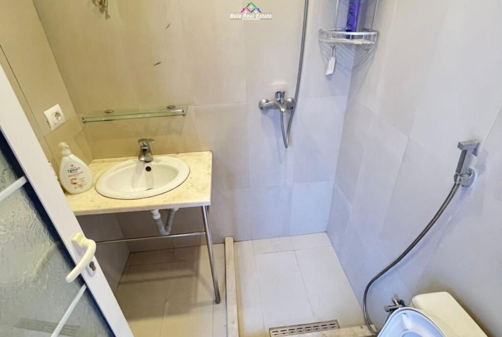 Apartament Me Qera 2+1 Tek Rruga e Barrikadave (ID B2201808) Tirane