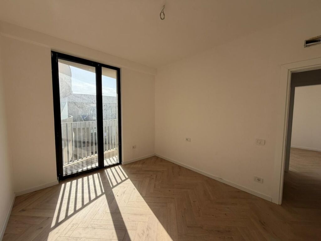 Appartamento 3+1 in affitto al Golden Tower 3 in Via Mine Peza.