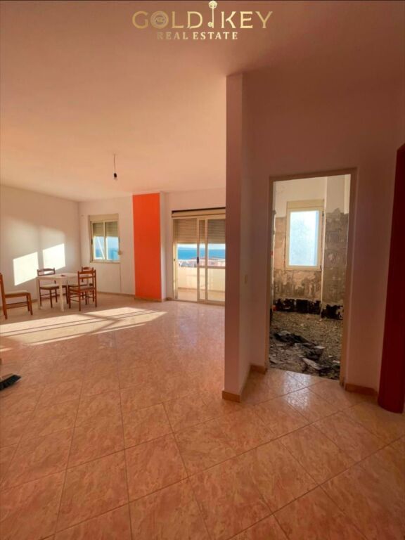🏠 Shitet Apartament 2+1 (mundesi konvertimi ne 2 apartamenti 1+1)
