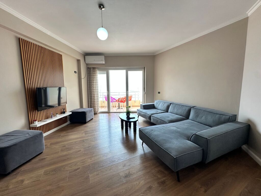 Appartamento con vista mare in affitto a lungo termine a Vlora