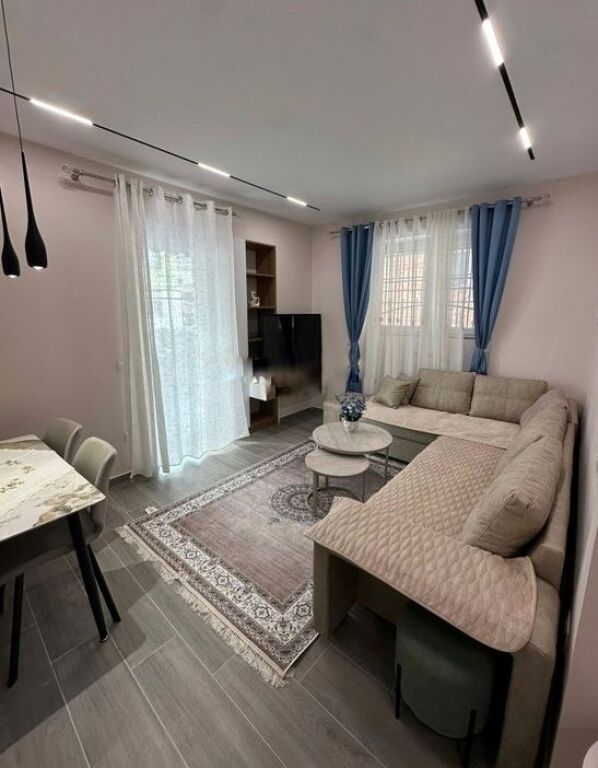 Rruga e Elbasanit - Jepet me qera 1+1 moderne tek Ambasada Amerikane 650 € /Muaj