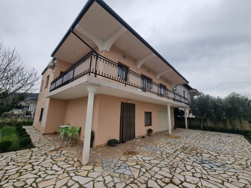 Villa for sale near the former Frutorja, Lezhë