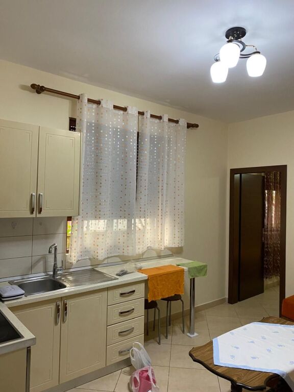 Apartament me qera ne nje lagje te qete afer bulevardit te ri