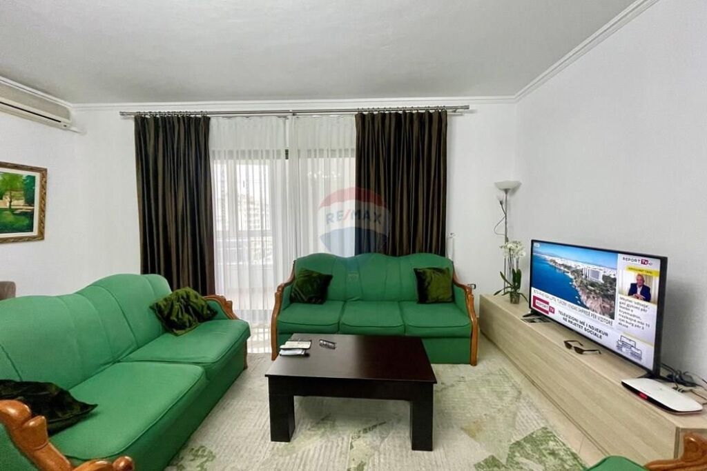 Apartament - Për Qira - Bulevardi Dëshmorët e Kombit, Tiranë
