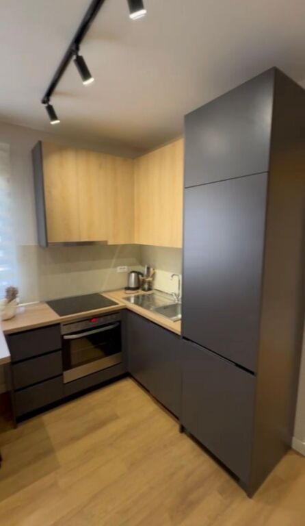 Appartamento 1+1 in affitto vicino al mercato nuovo vicino al centro 50.000 lek