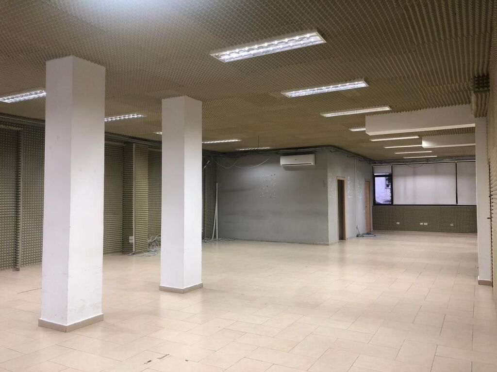 UFFICIO IN AFFITTO 350M2 STRADA DI ELBASAN