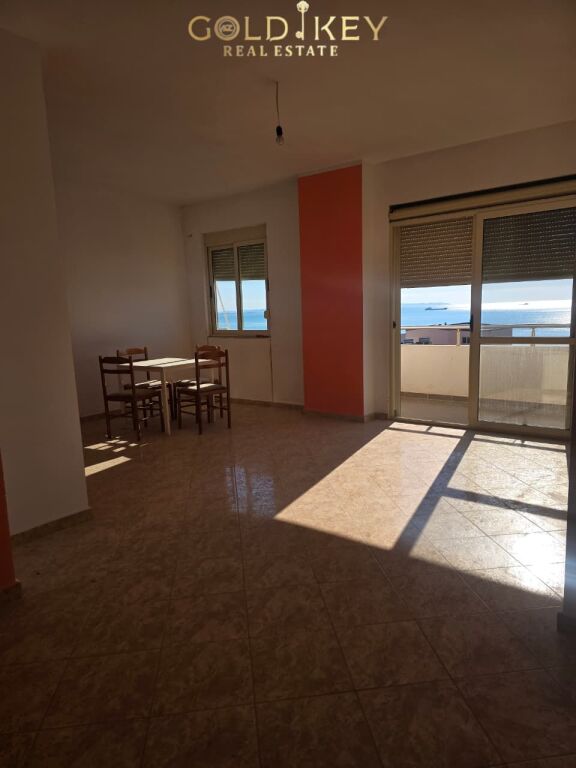 🏠 Shitet Apartament 2+1 (mundesi konvertimi ne 2 apartamenti 1+1)
