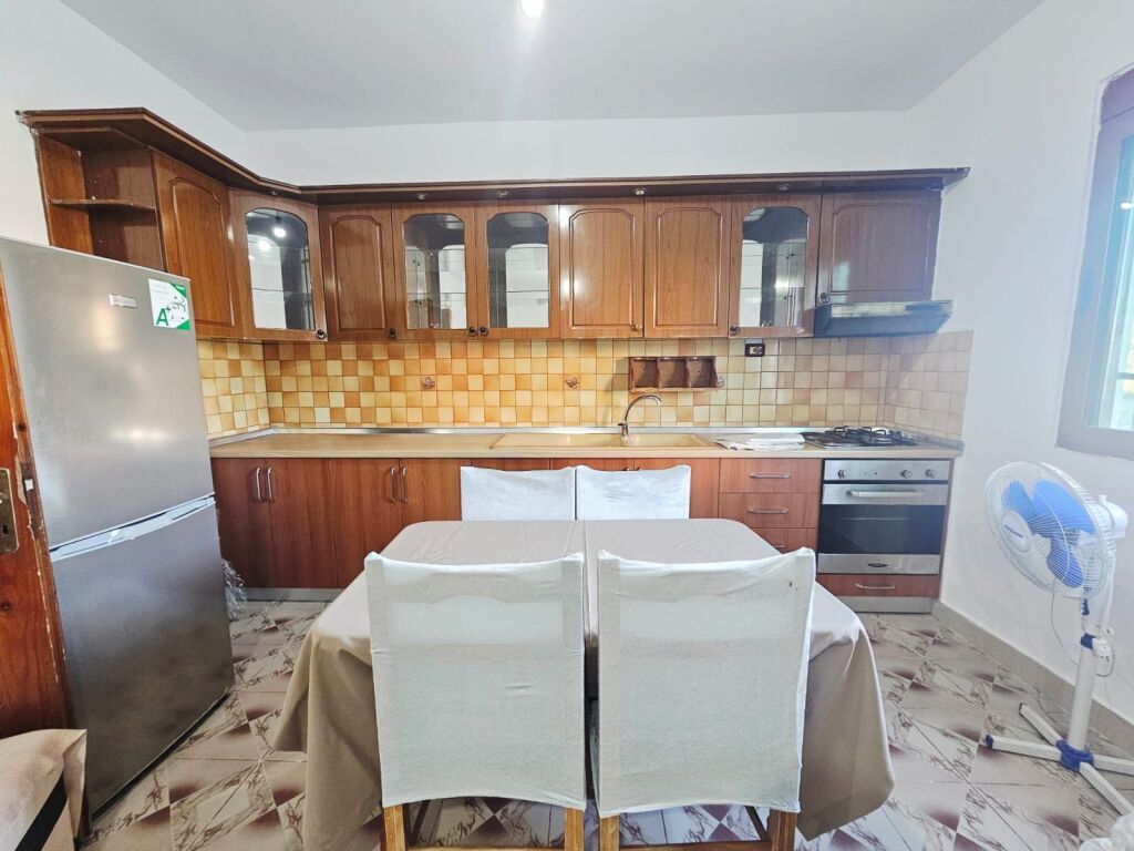 Jepen me qera super apartamente 1+1 prane Semaforit 1 te  Kënetë