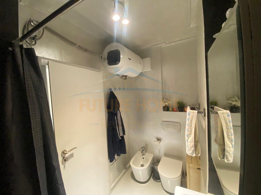 Apartment 3+1+2 for sale Kompleksi Kontakt 21 Dhjetori