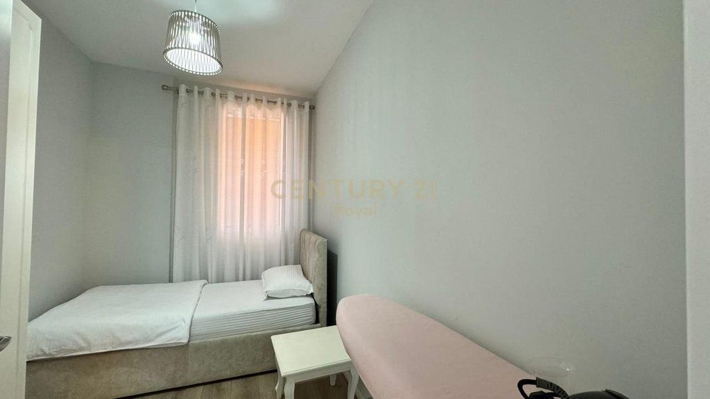 Appartamento 2+1 in affitto vicino al Liceo Petro Nini Luarasi, Tirana - 81m²
