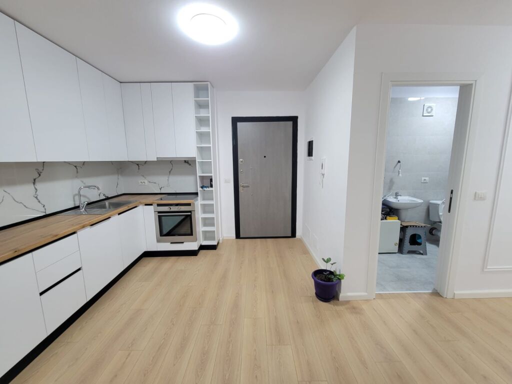 Apartament 2+1+2+Parkim me qera Kombinat