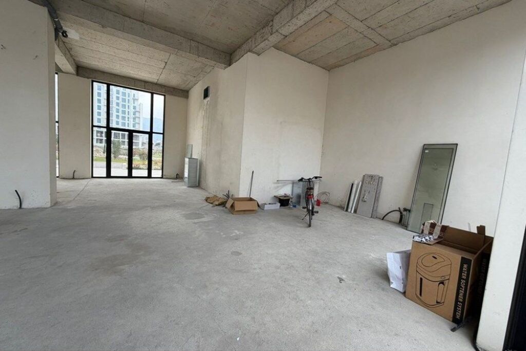 Negozio in Vendita, Nuovo Boulevard