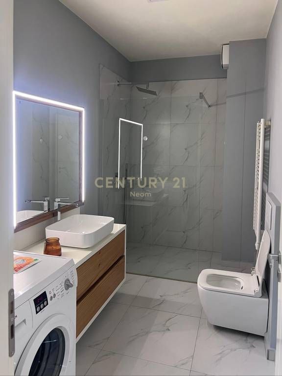 PENTHOUSE 3+1 ME QIRA PRANË KOPSHTIT ZOOLOGJIK
