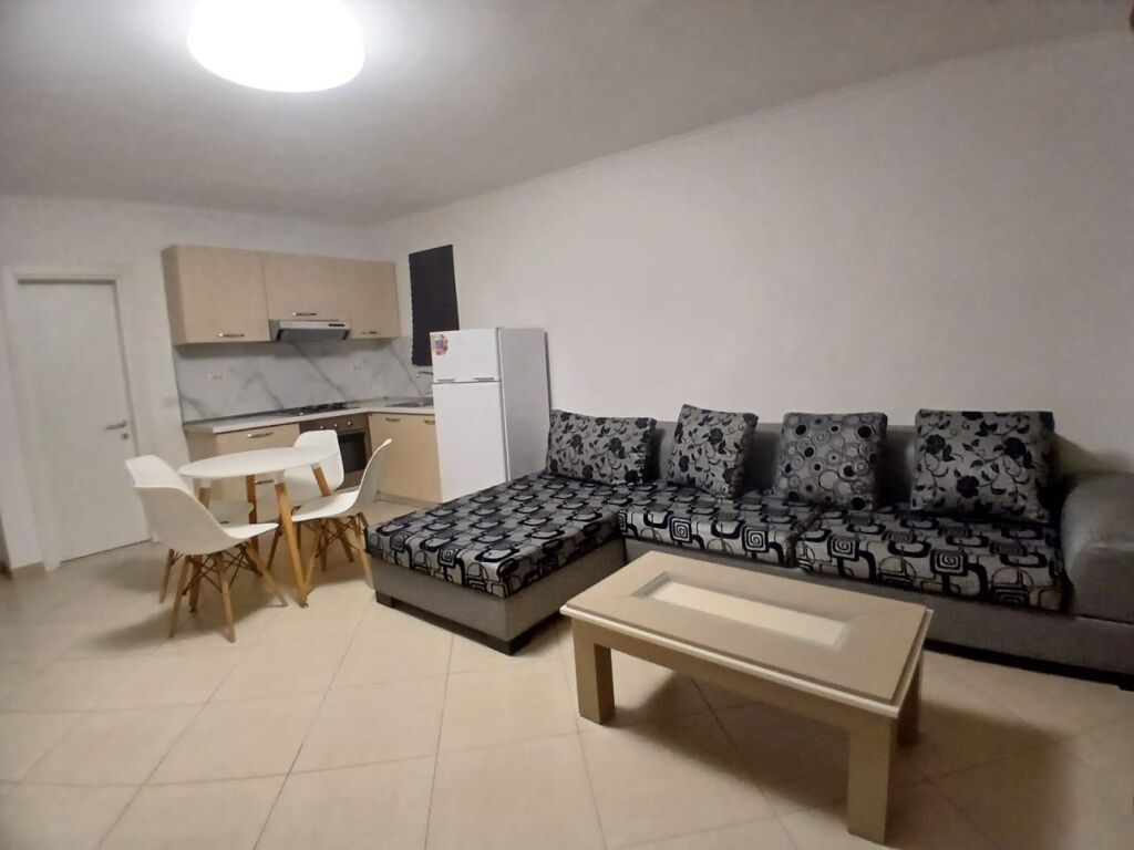 Appartamento 1+1 in affitto, Vicino al Centro; Via Fortuzi vicino alla scuola De Rada
