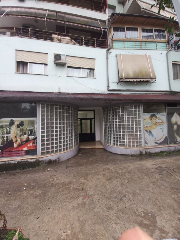 Prezzo ridotto! Appartamento 3+1+2, Komuna e Parisit!!! Da 320K a 300K!!!
