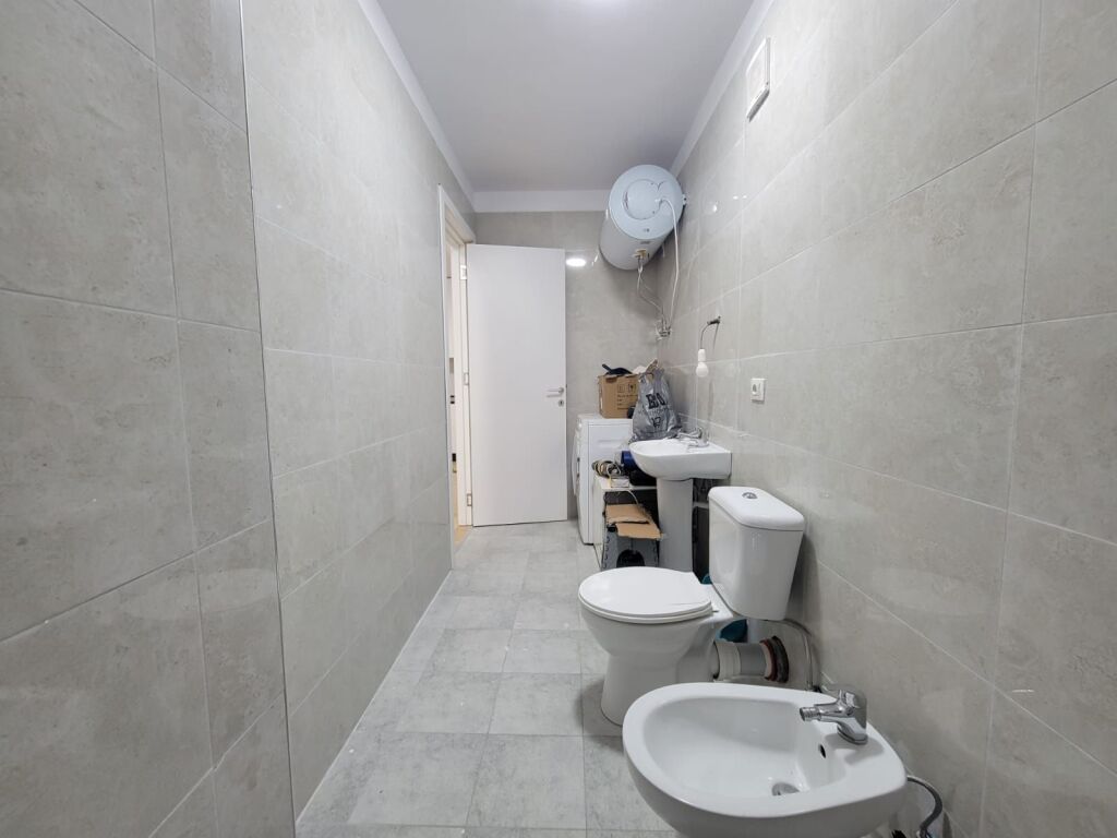 Apartament 2+1+2+Parkim me qera Kombinat